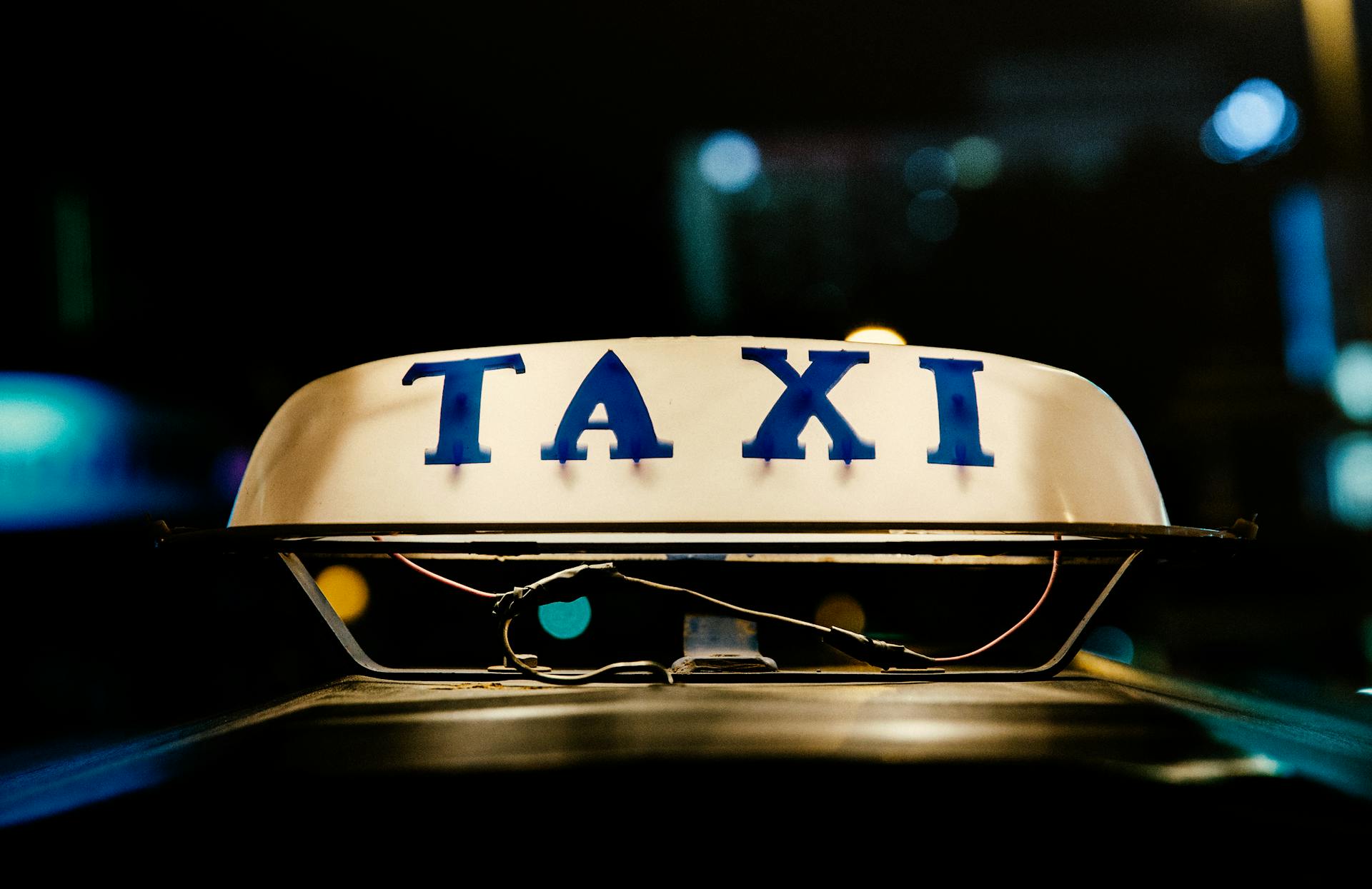 Photo by NEOSiAM 2024+: https://www.pexels.com/photo/macro-shot-photography-of-taxi-lamp-590059/